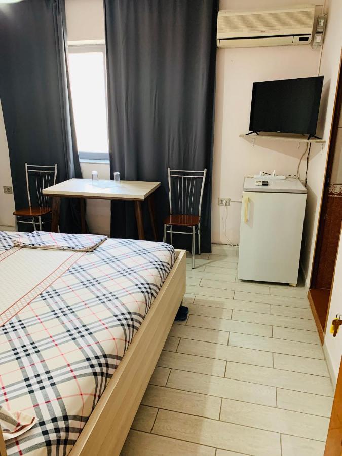 City Rooms And Studio Apartments Tiranë Luaran gambar